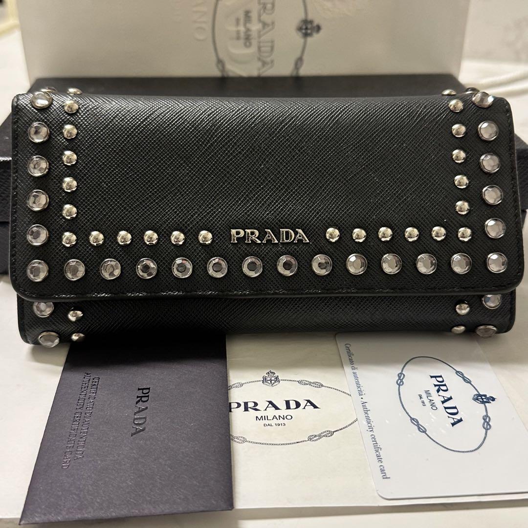 新品同様‼️ プラダ　PRADA財布　長財布　サフィアーノ　スタッズ