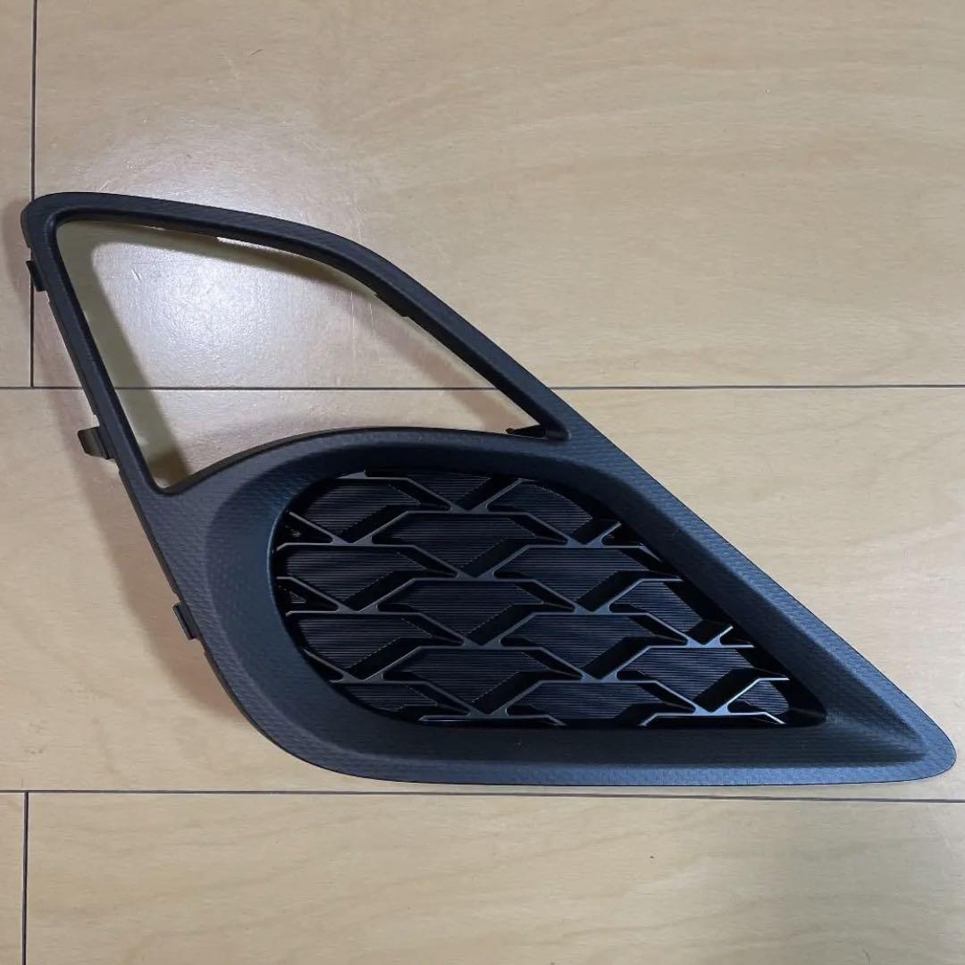 トヨタ ZN6 86 純正フォグカバー Gグレード 新品未使用 前期 ㉓