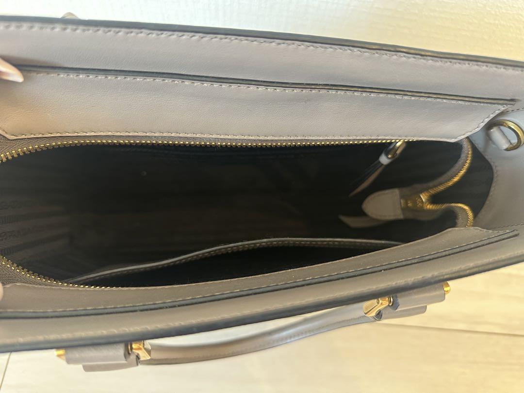 【最終値下げ】PRADA プラダ　ハンドバッグ　グレーベージュ