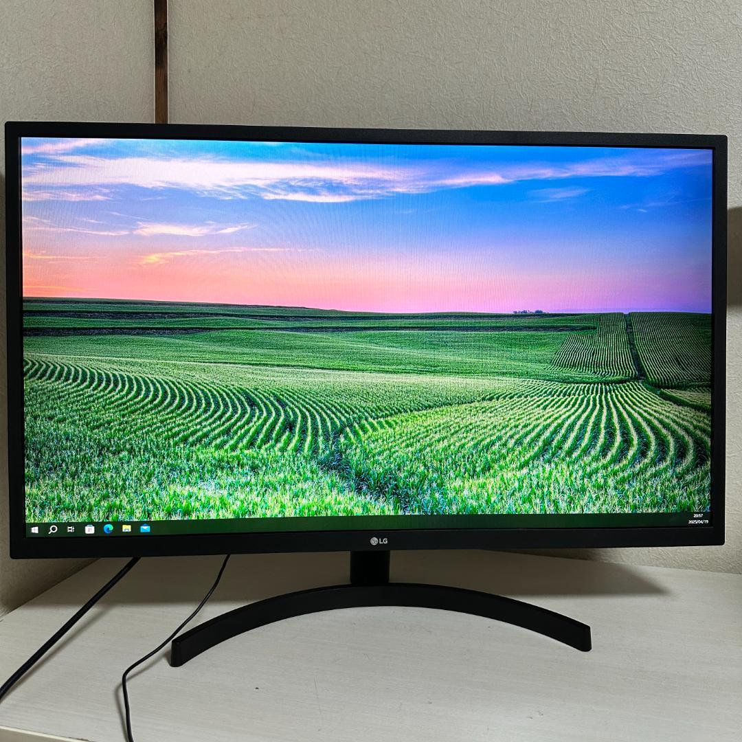 LG 31.5インチ 液晶モニター ①