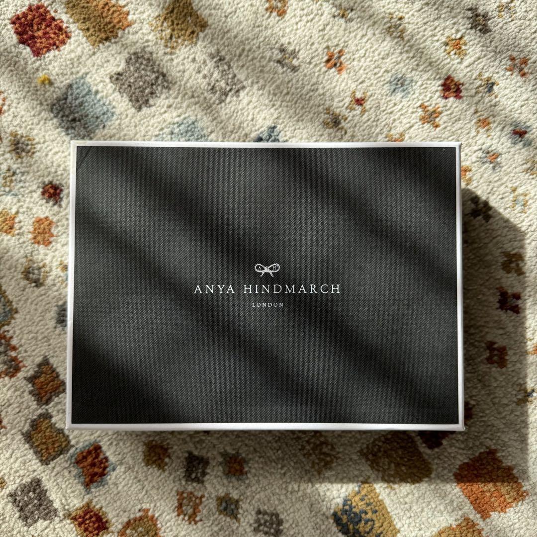 ANYA HINDMARCH シルバーポーチ 49,500円→20,000円