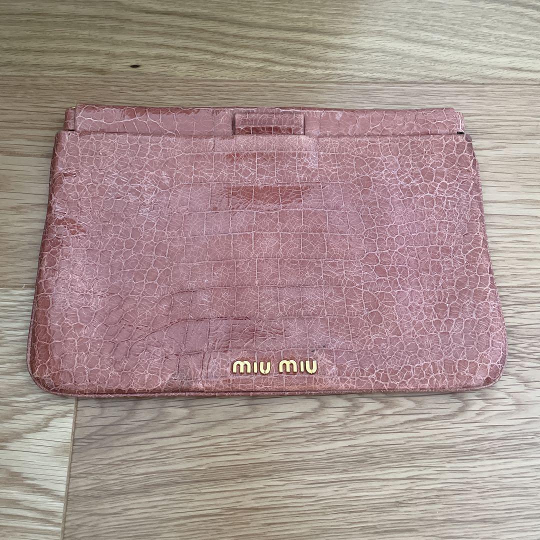 miumiu クラッチバッグ クロコ型 - メルカリ