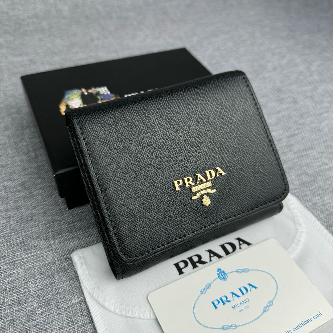 超極美品 PRADA プラダ 三つ折り財布