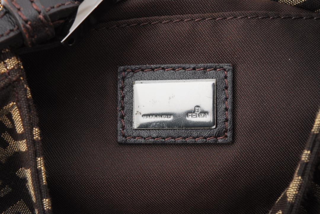 Fendi フェンディズッカ マンマバゲット　FFロゴハンドバッグ ブラウン