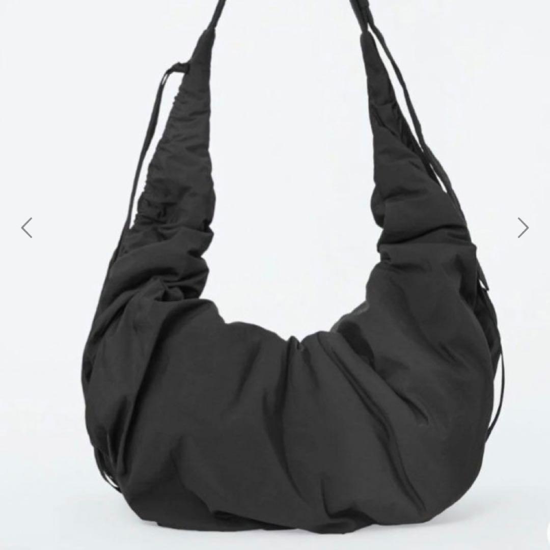 極美品✨cosキャノピー ミニクロスボディーバッグ ギャザー ナイロン 黒