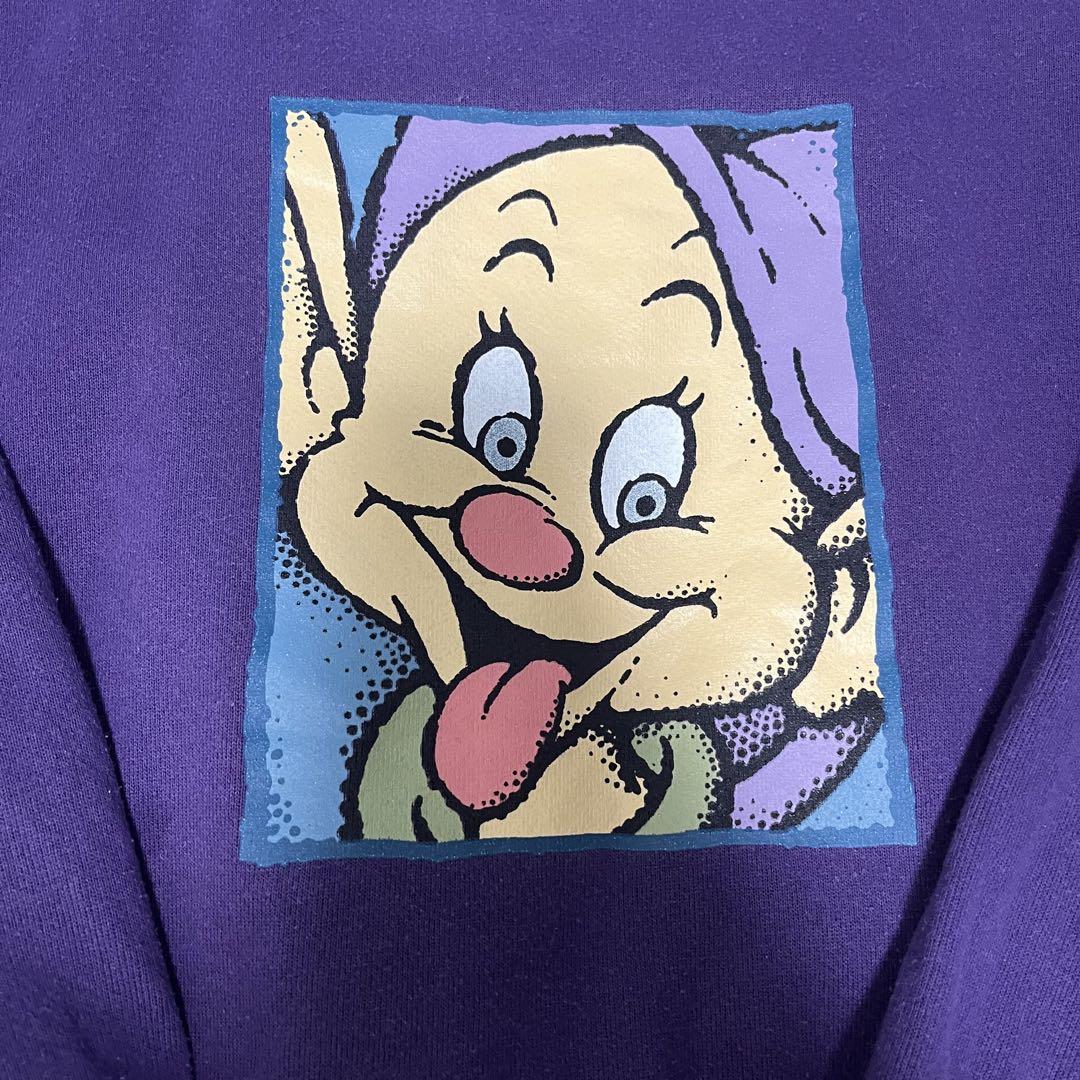 最旬トレンドパンツ 古着 90s USA製 Disney 白雪姫 7人の小人 Dopey おとぼけ トップス