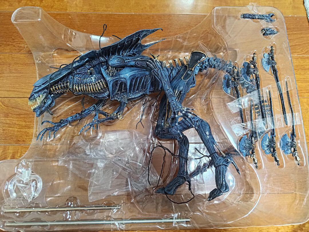 ALIEN QUEEN DELUXE ACTION FIGURE（NECA）