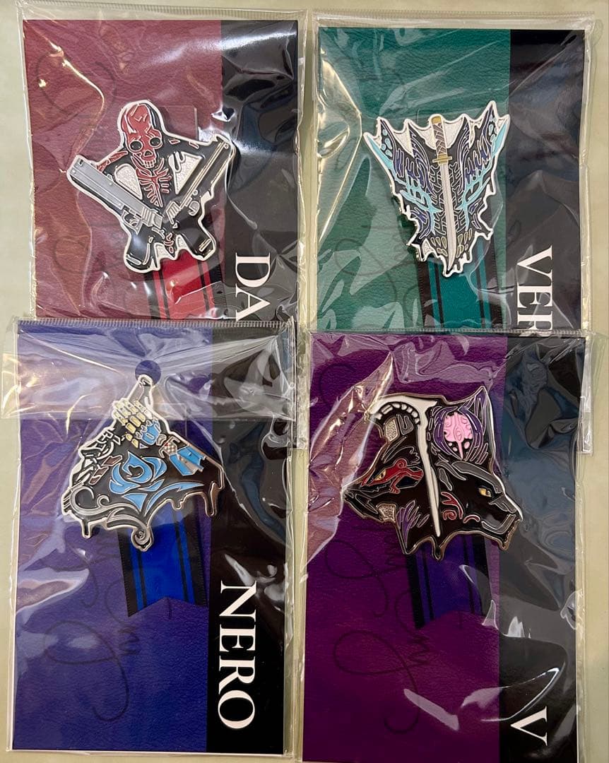 デビルメイクライ エンブレムブローチ カプコンストア セット