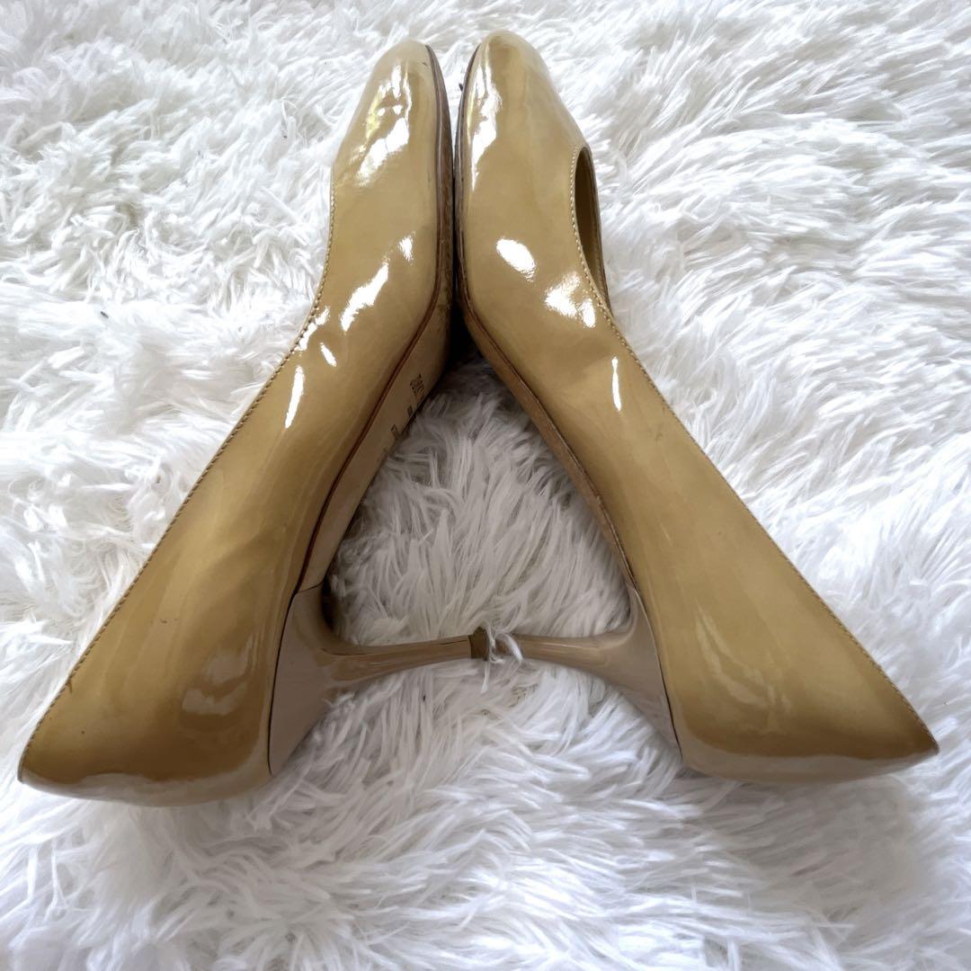 美品　ジミーチュウ　パンプス　ピンヒール　ラウンド　エナメル　ベージュ　24.5