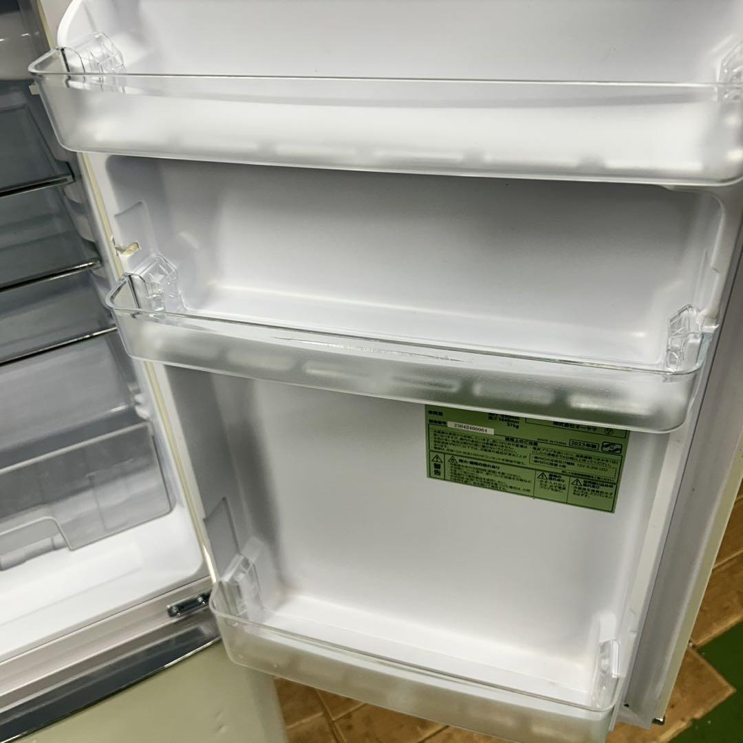 冷蔵庫小型一人暮らし右開き200L弱レトロ調保証込