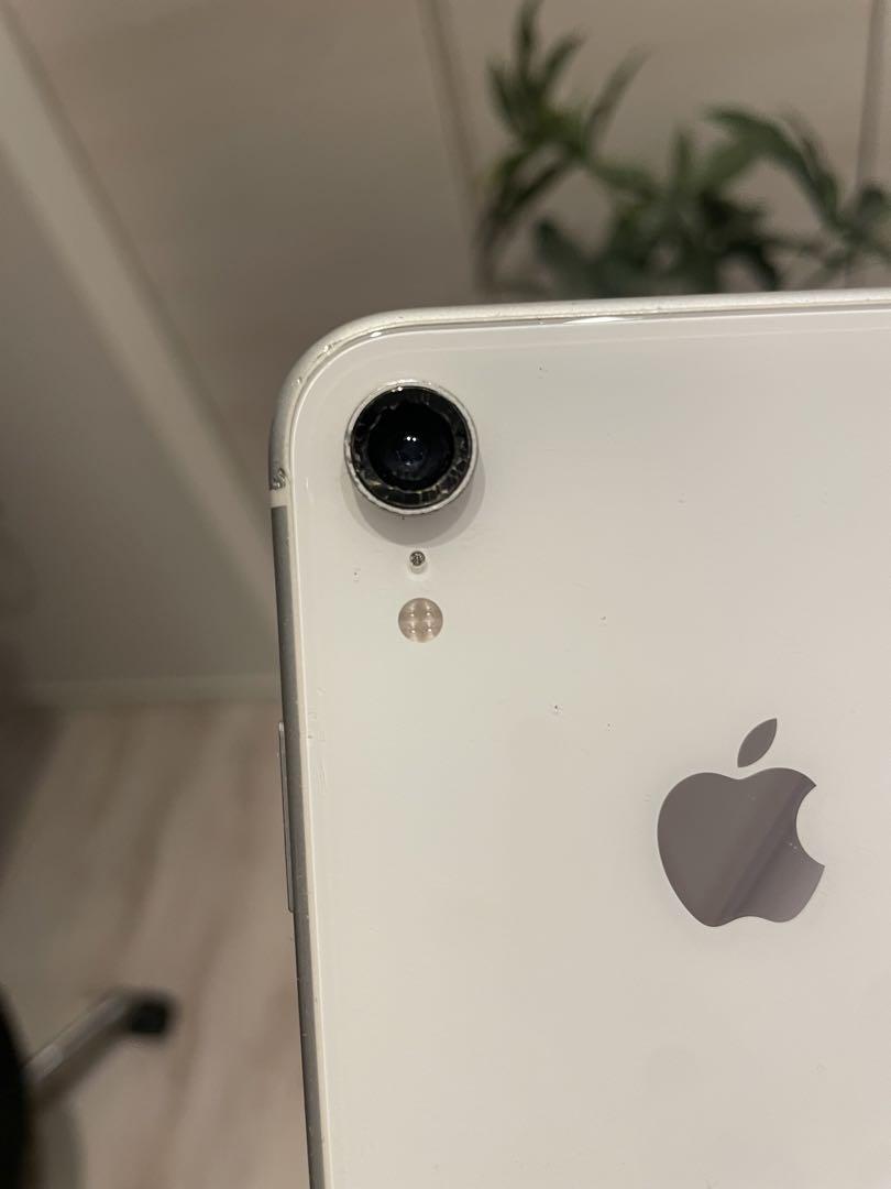 Apple iPhone XR ホワイト【訳アリ】（iPhone XR 64GB ブラック