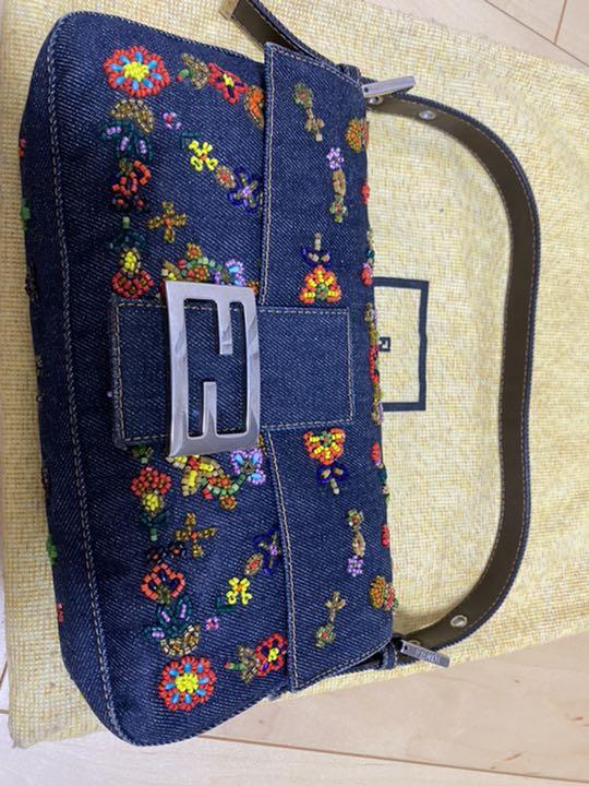 ブルー系世界的に有名な フェンディ マンマバケット デニム ビーズ刺繍 【初回限定お試し価格】 FENDI マンマバケット デニム ハンドバッグ