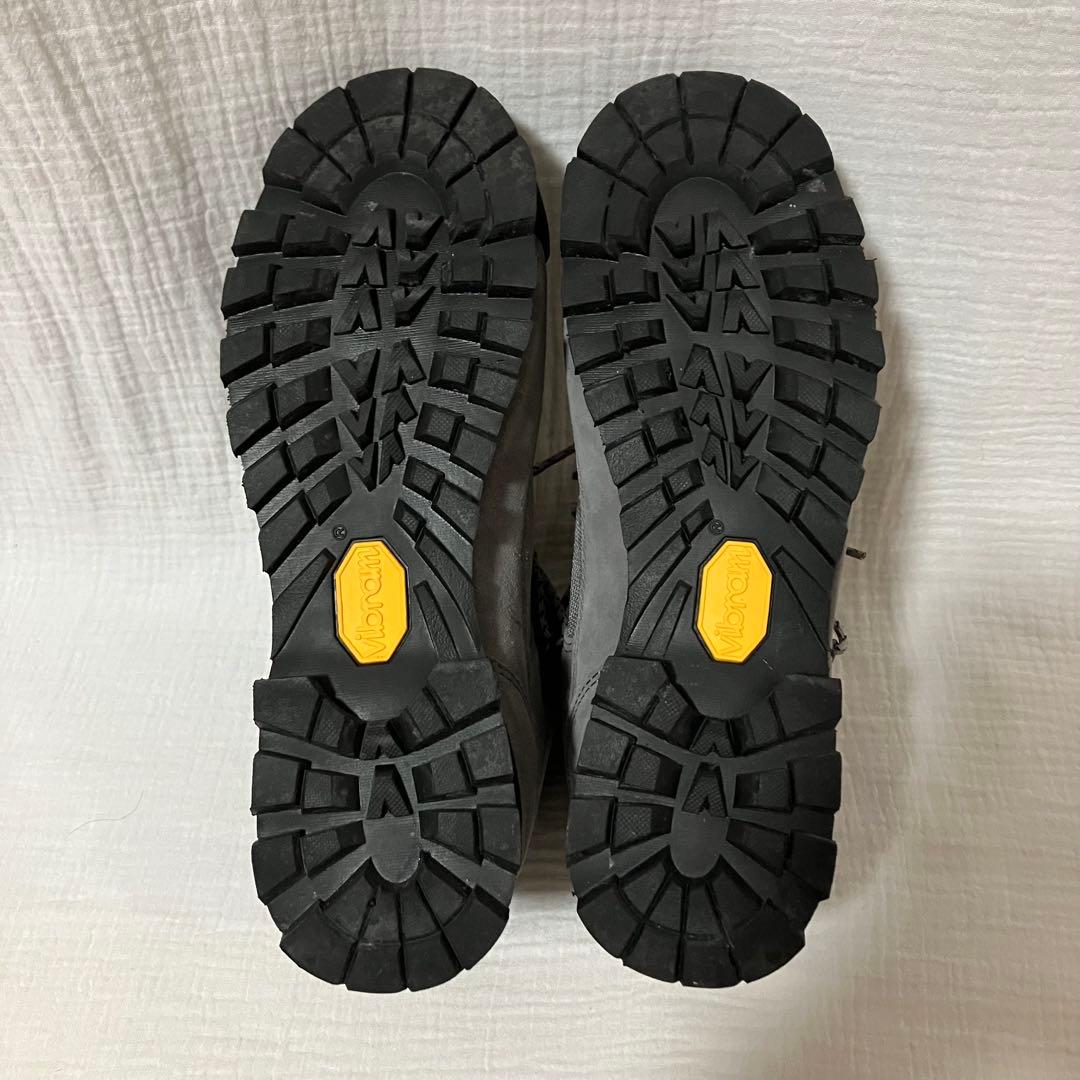 トレッキングシューズ