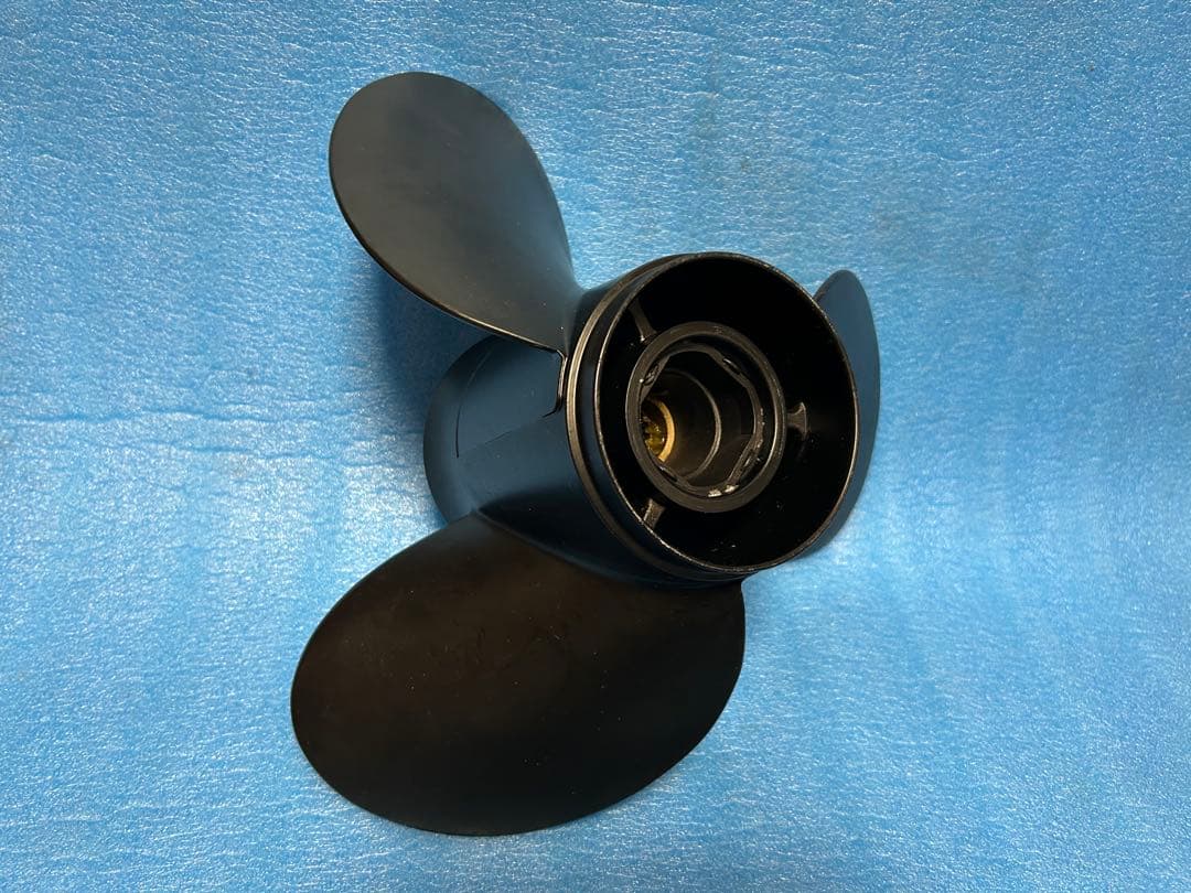 中古品　ボートアルミプロペラマークルザーブラボーワン　アルファワン　 19ピッチ