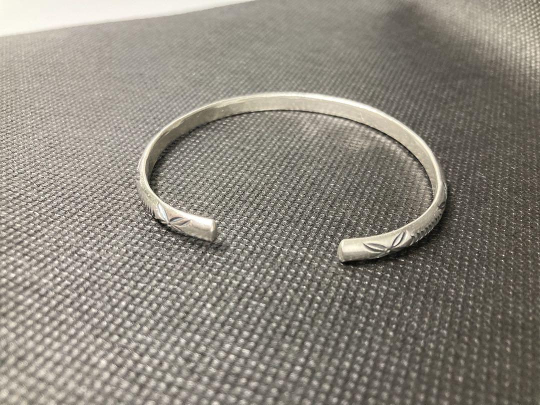 品質検査済 新品】カレンシルバー オープンバングル ハンドメイド - メルカリ アクセサリー