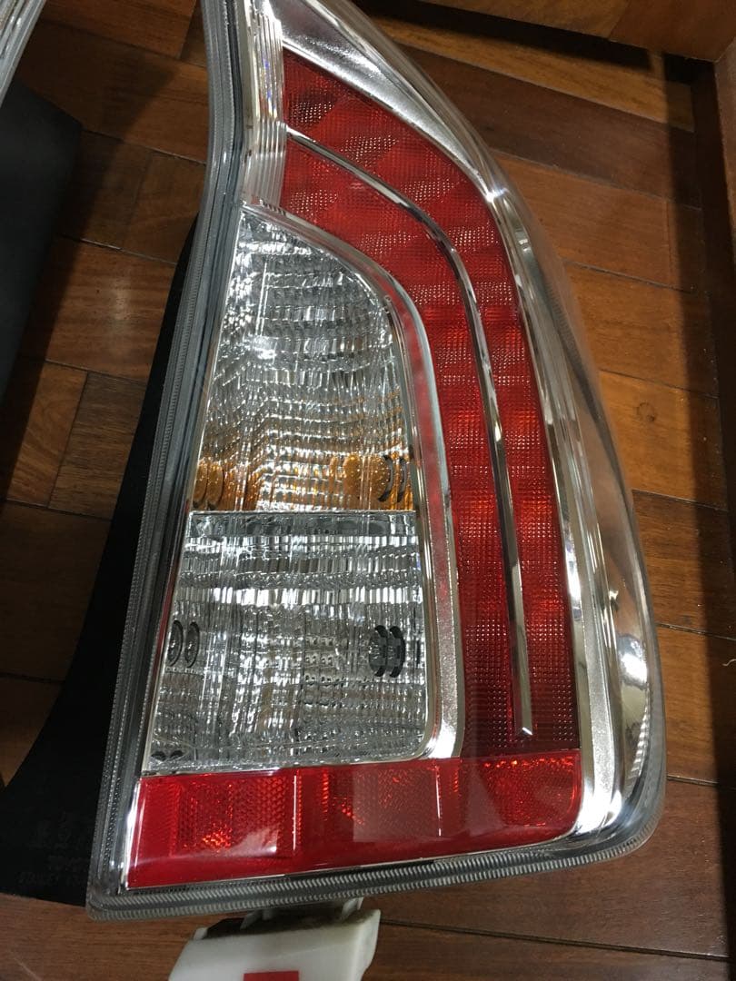 プリウス 30後期 純正テール 美品 | csm.cg