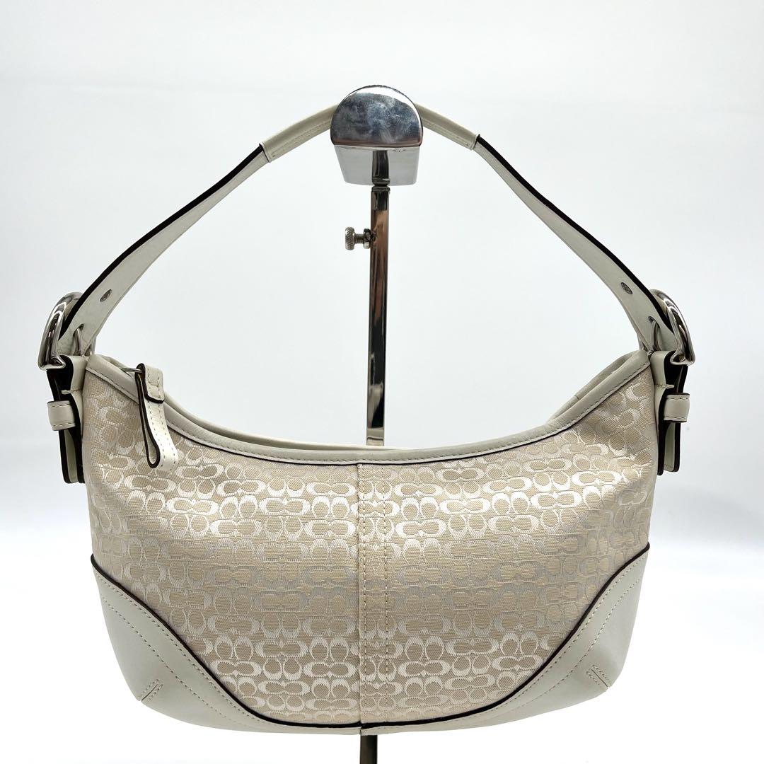 極美品✨COACH ミニシグネチャー クロワッサン アクセサリーポーチ ホワイト