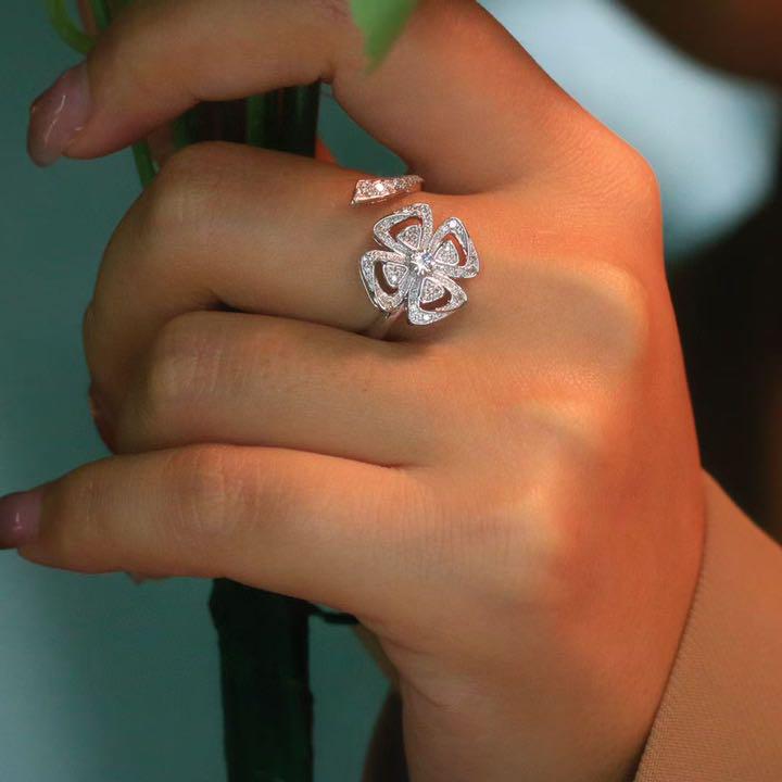ピアス　ロシアンダイヤモンド　Ｋ18WG BIJOUPIKO Diamond Pierce K18WG (ビジュピコ 4点留め