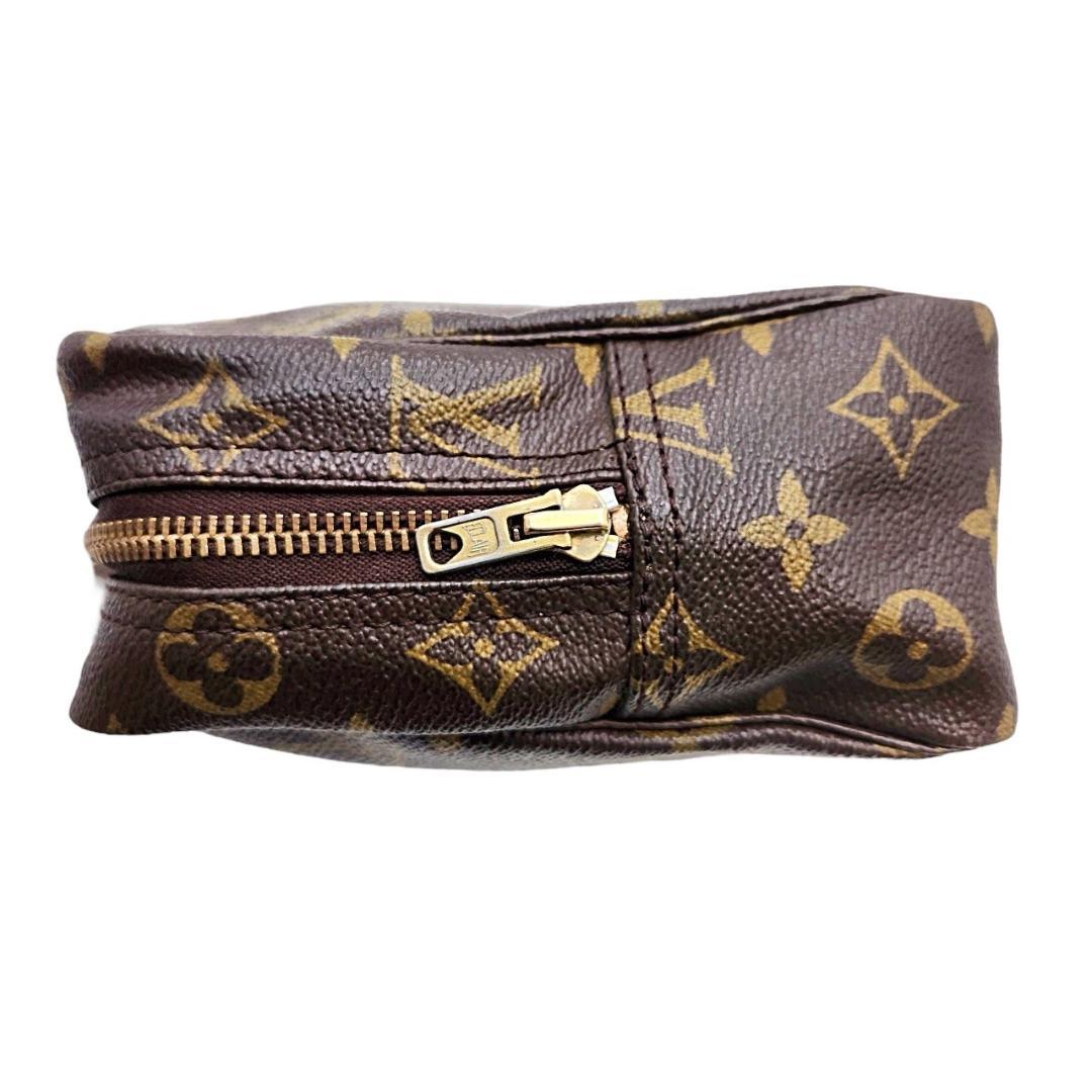 ヴィトン☆モノグラム　ポーチ　トゥルース トワレット28 クラッチ　セカンド LOUIS VUITTON ルイ ヴィトン モノグラム トゥルース トワレット