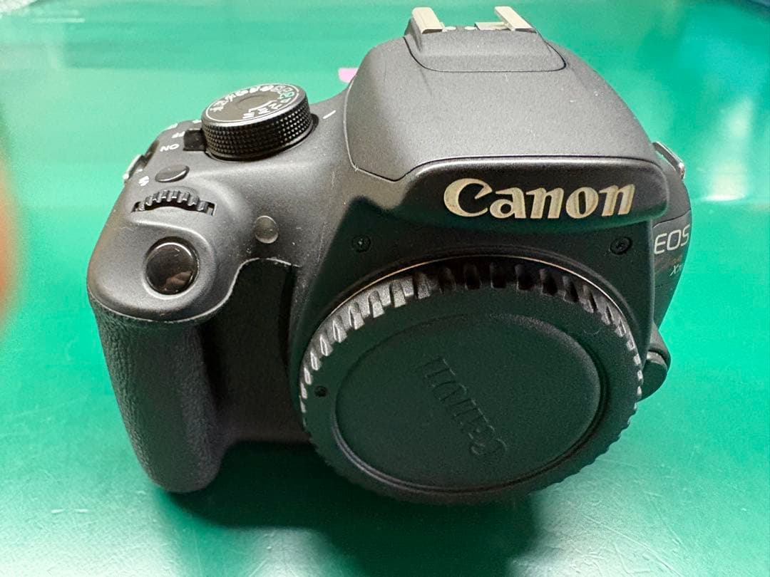 Canon EOS Kiss X70 デジタル一眼レフカメラ