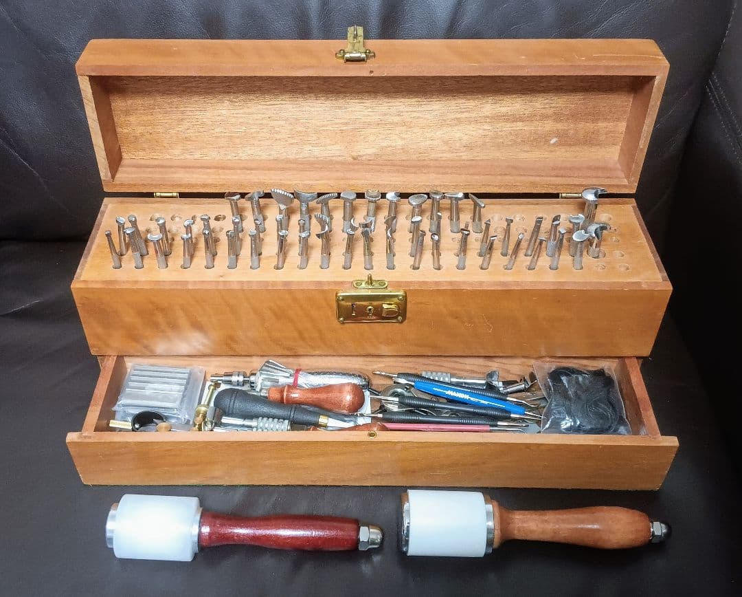 レザー工具セット レトロ木製ケース入り