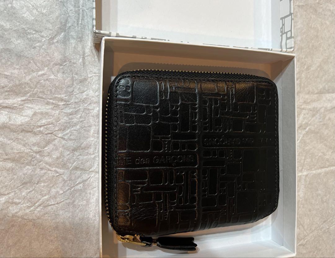 美品 定価3万円 COMME des GARCONS LOGO EMBOSSED