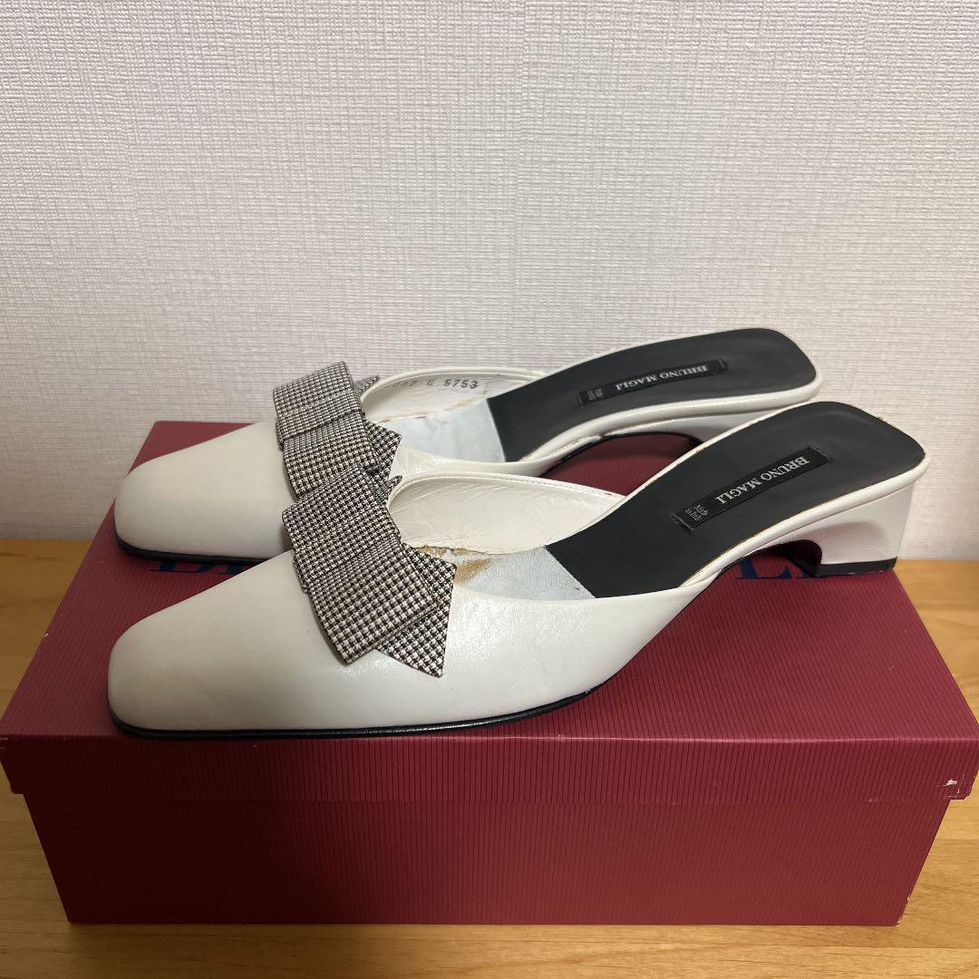 ☆ブルーノ マリ BRUNOMAGLIミュール サンダル パンプス 23cm - メルカリ ☆ブルーノ マリ BRUNOMAGLIミュール サンダル パンプス 23cm - メルカリ