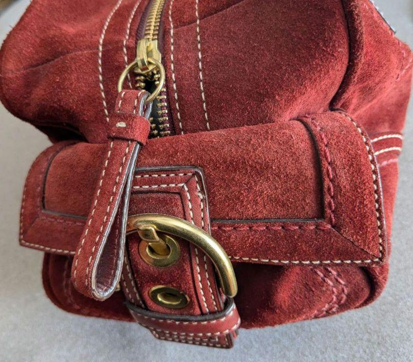 COACH レッド スエード ハンドバッグ