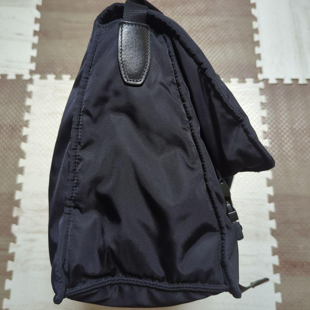 PRADA プラダ ブラック メッセンジャーバッグ