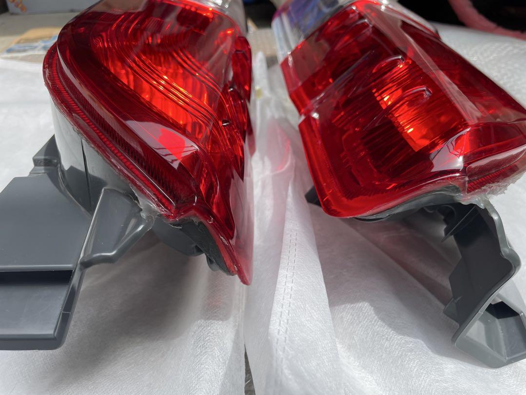 送料込み　超美品　ハイエース　レジアス　テールランプ　4型　純正タイプ　車検対応