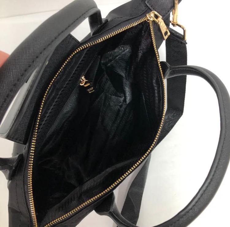 PRADA ノベルティ　ショルダーバッグ～1115