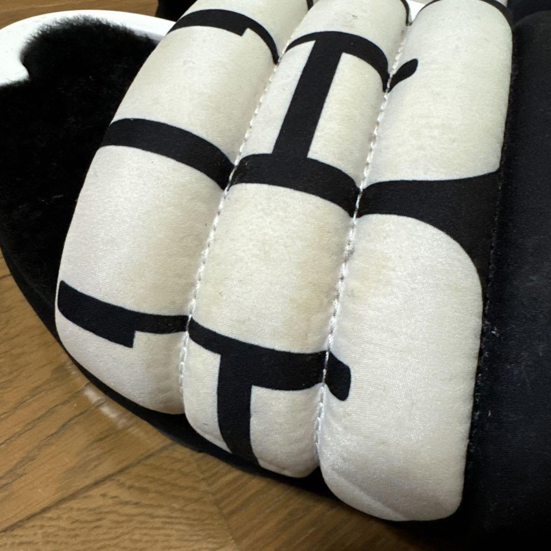 UGG 厚底サンダル
