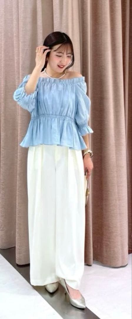 La boutique BonBon シャーリングギャザーブラウスサックスブルー La boutique BonBon シャーリングギャザーブラウスサックスブルー