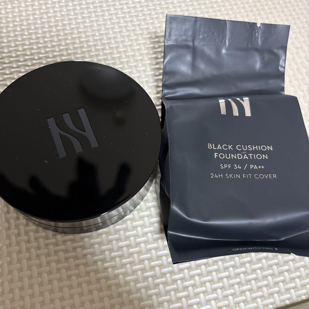 【新品】HERA ブラッククッションファンデ 21N1 本体&レフィル2個付