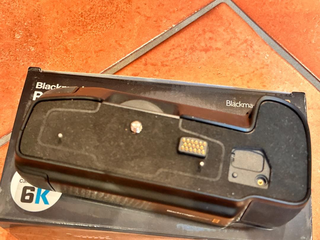 Blackmagic Design BMPCC6KPRO用 バッテリーグリップ