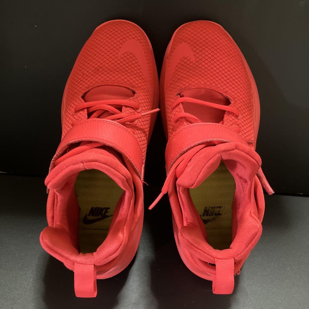 Nike レッド ハイカット シューズ