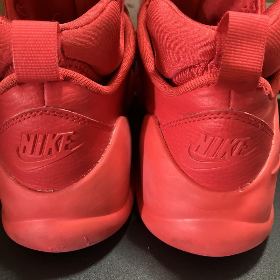 Nike レッド ハイカット シューズ