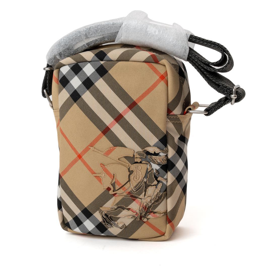 ✟ BURBERRY