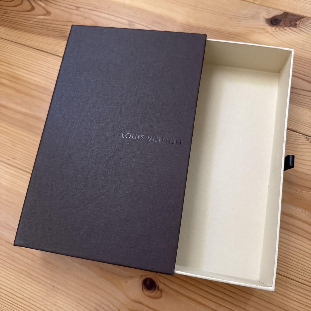 し*♡様 LOUIS VUITTON ルイヴィトン エナメル ヴェルニ レイユー