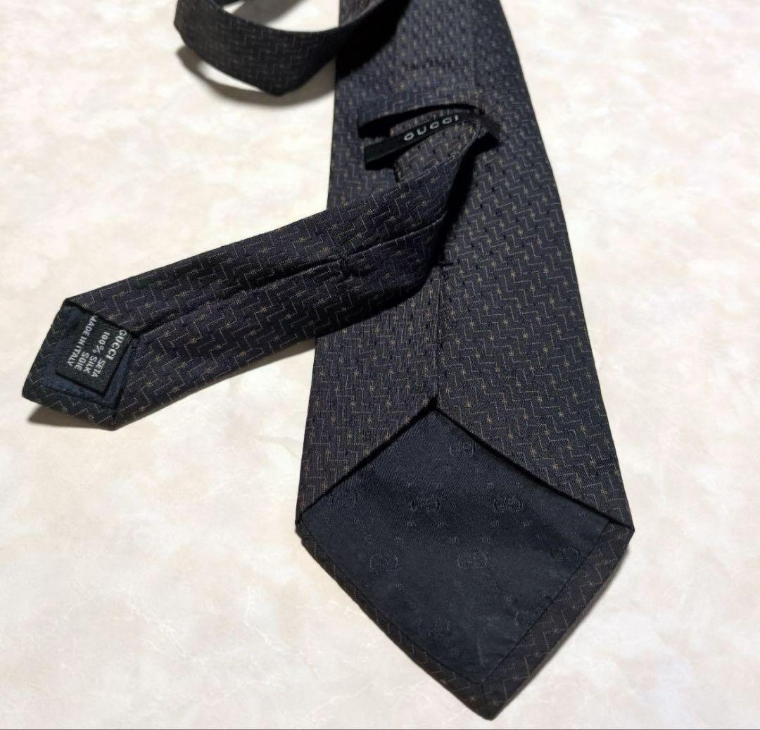 GUCCI　グッチ　ネクタイ　シルク　100%　　イタリア製
