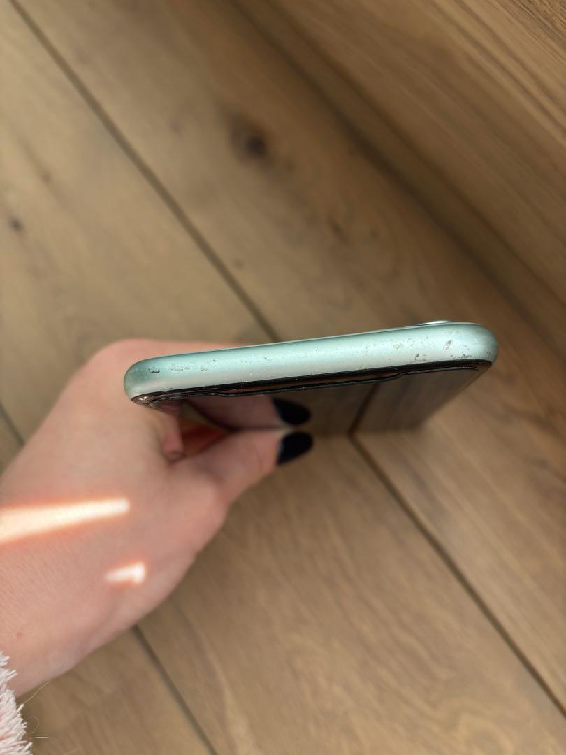 Apple iPhone 11 128GB 本体　ミントグリーン