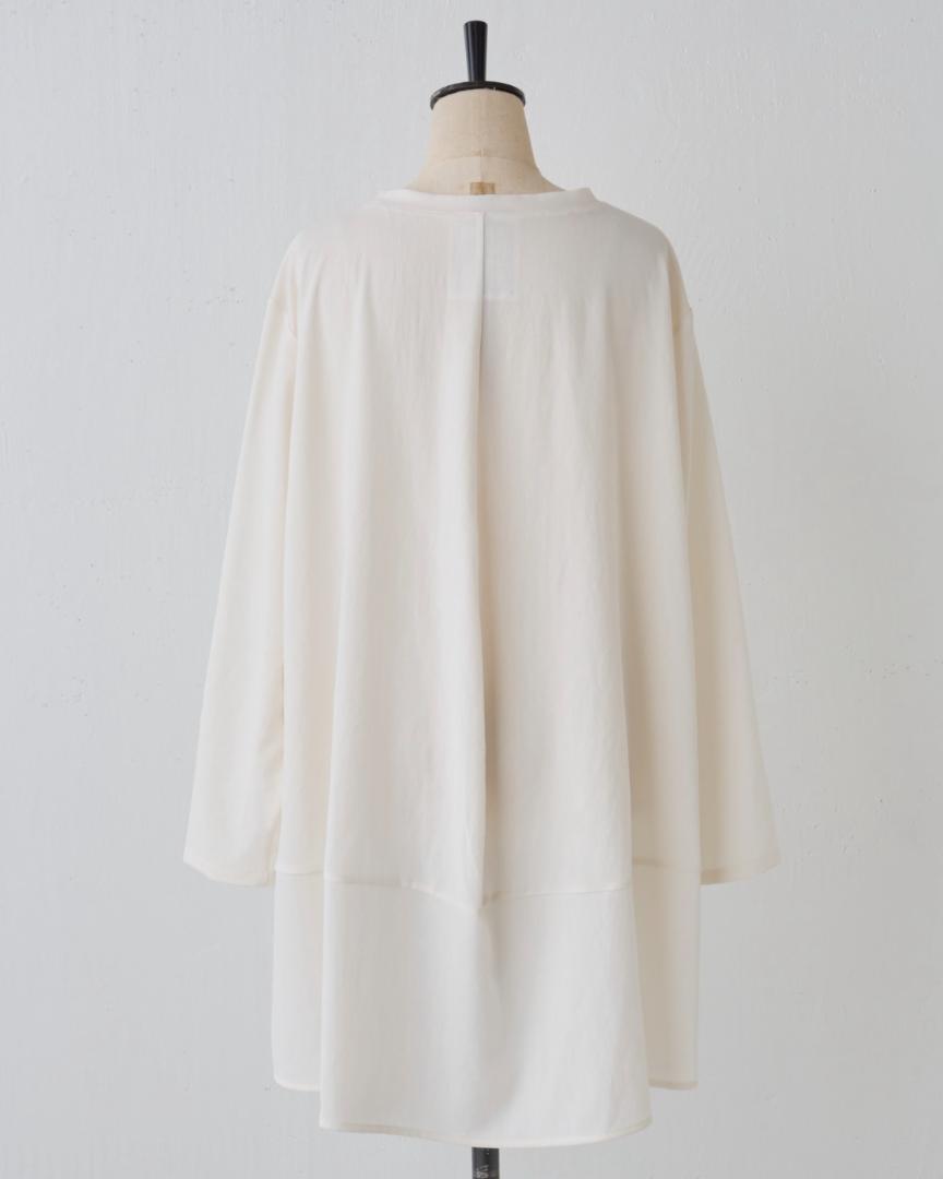 【新品タグ付】BEARDSLEY ビアズリー 後ろドレープTブラウス ホワイト