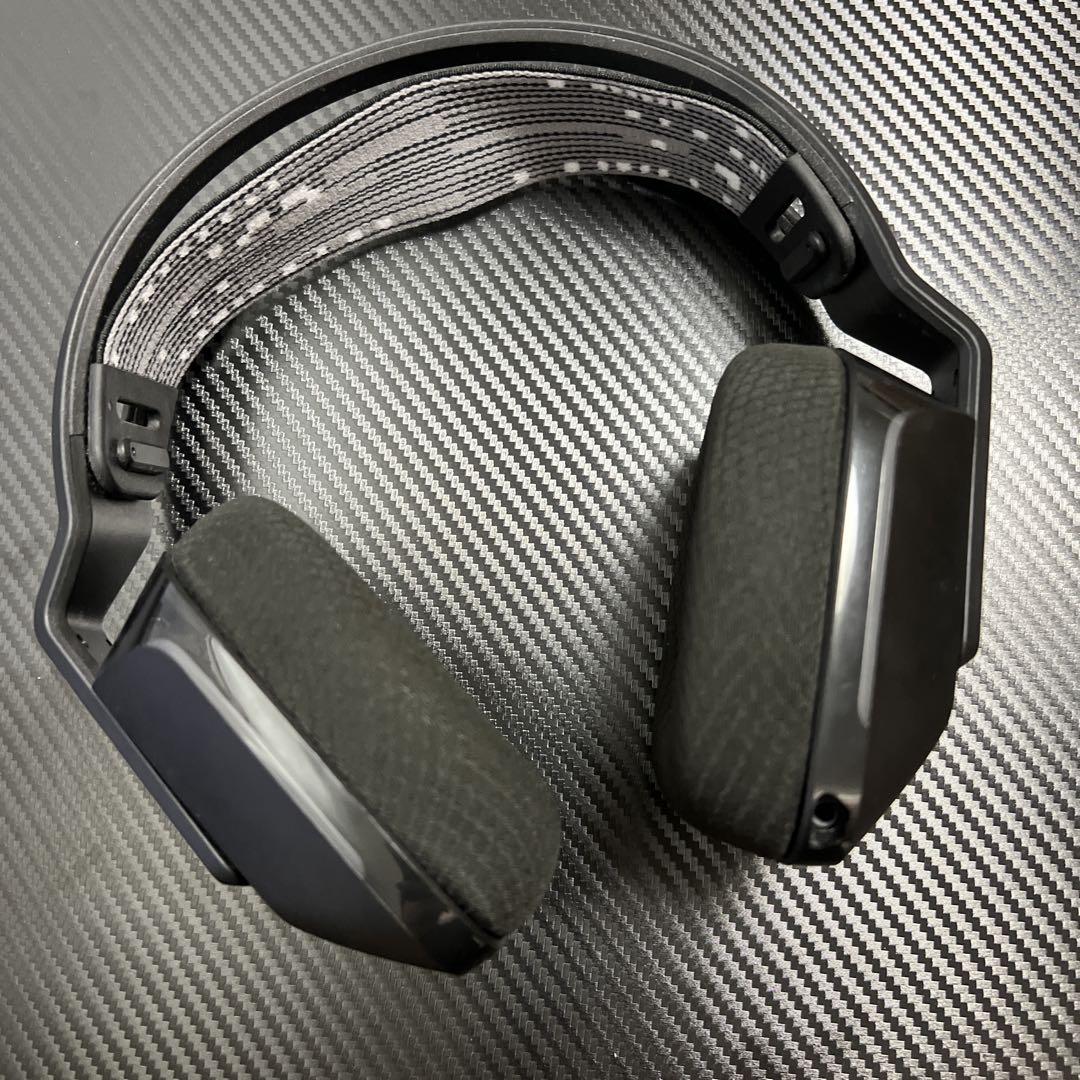 Logitech G733 ワイヤレスゲーミングヘッドセット　ほぼ未使用