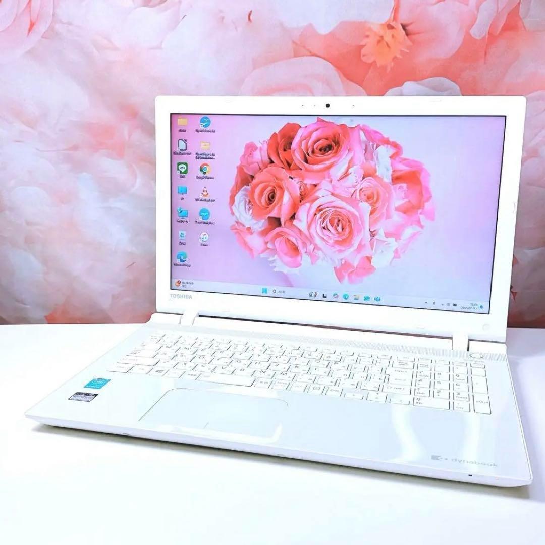 美品✨Windows11✨新品爆速SSD✨薄型ノートパソコン白✨カメラ＆オフィス 新品SSD windows11 12GB⭐️爆速ノートパソコン⭐️薄型 カメラ付