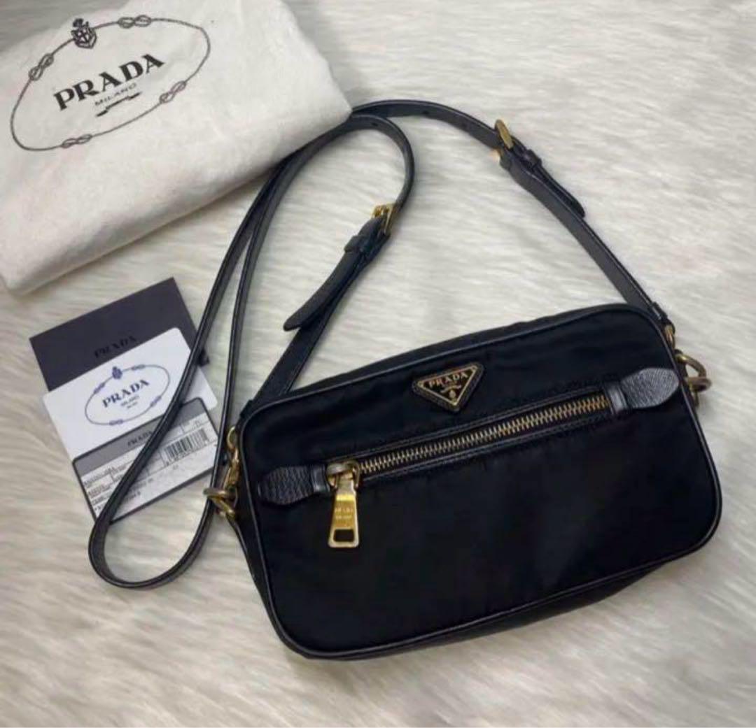 PRADA ブラック ショルダーバッグ