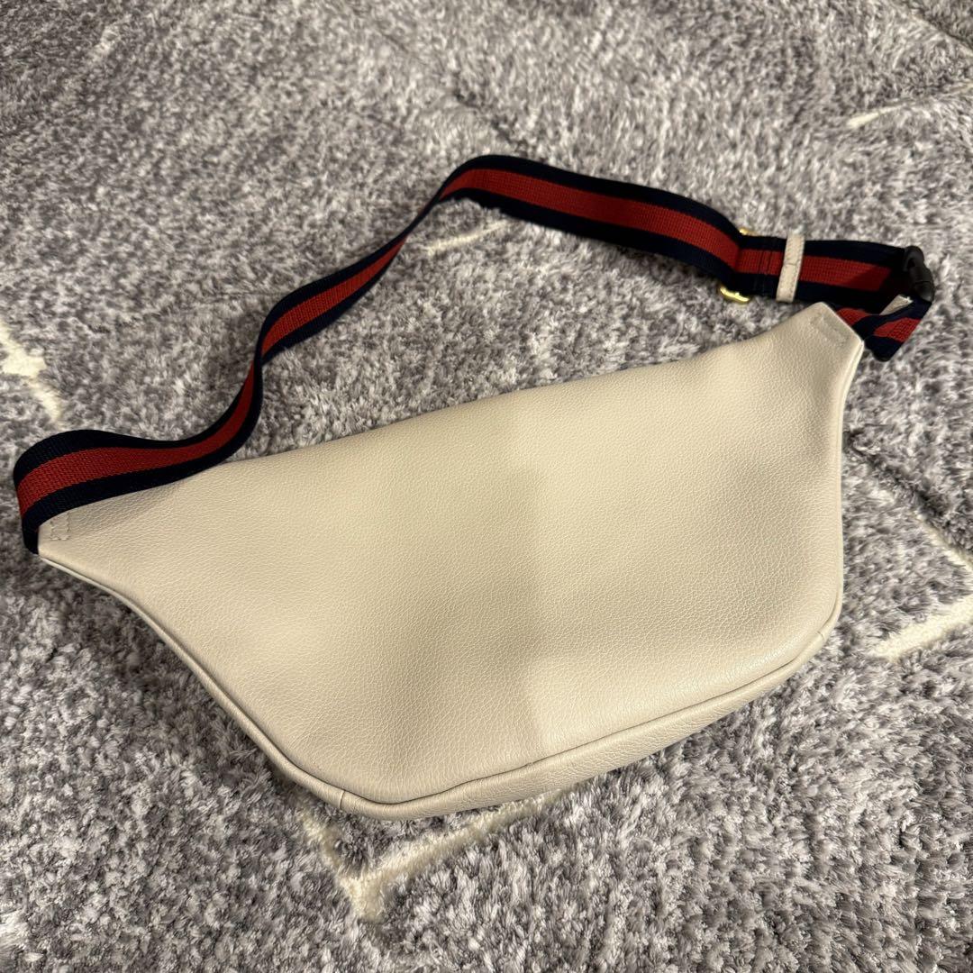 GUCCI GGレザートリムのクロスボディバッグ  関税送料 Taupe カラーのボックスカーフレザーを使用したクロスボディ