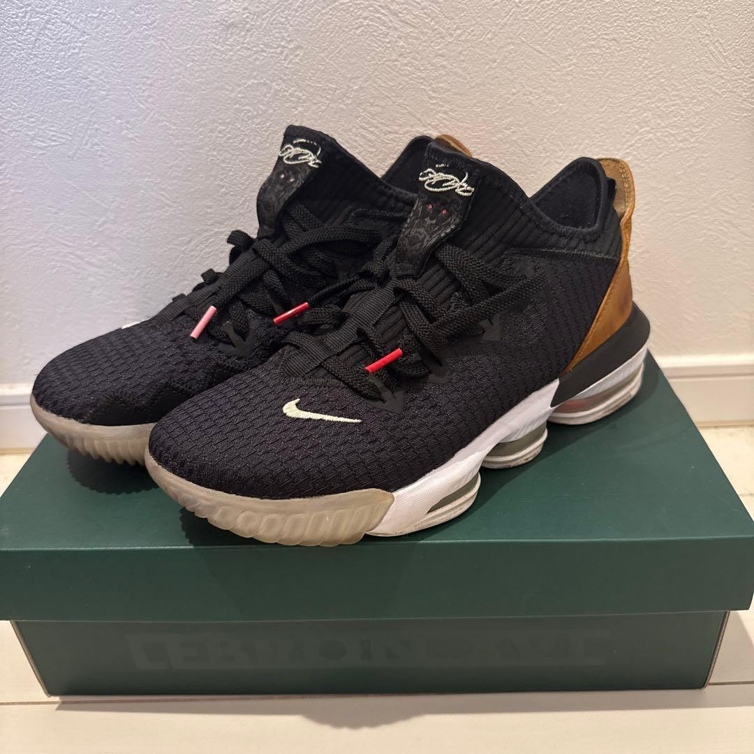 送料無料　NIKE LEBRON XVI LOW レブロン16 26.5㎝