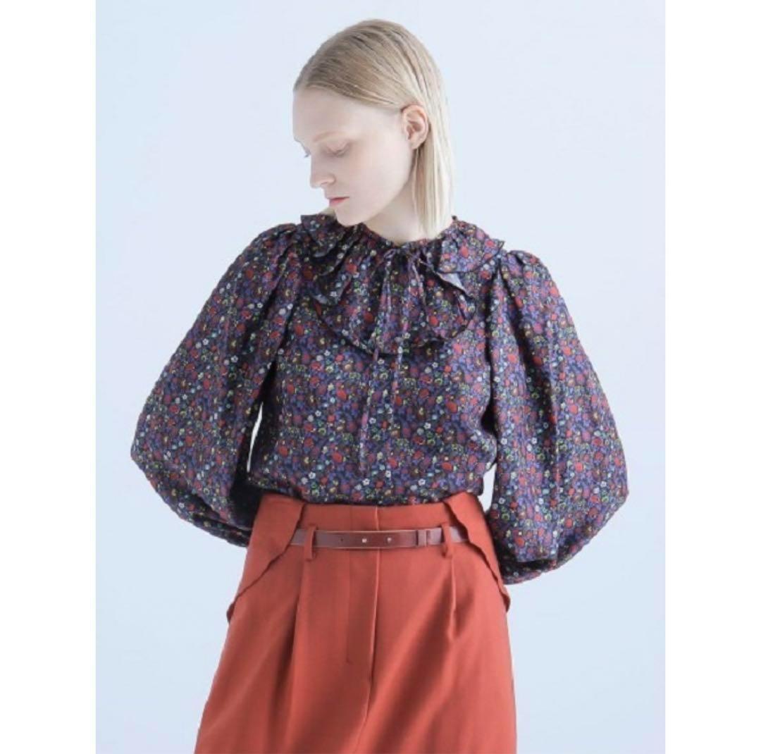 美品✨STRASBURGO ストラスブルゴ シルク 小花柄 フリル ブラウス S