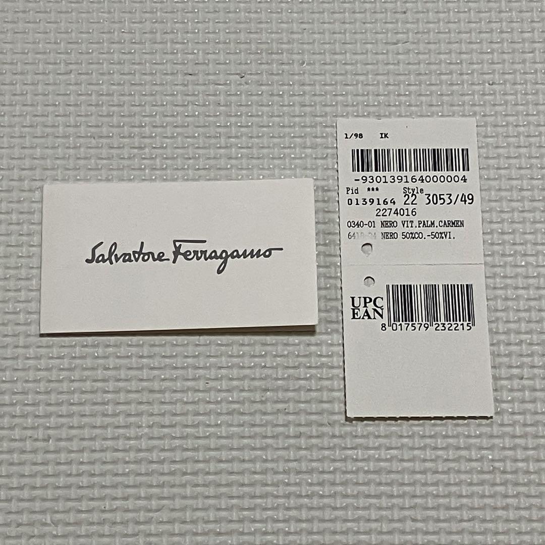 未使用　Salvatore Ferragamo レザー二つ折り財布　ミニ財布　黒