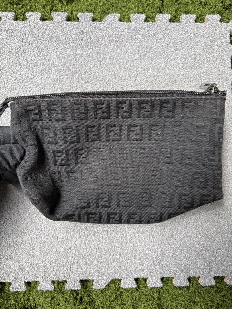 FENDI フェンディ ズッカポーチ 小物入れキャン バス レザー 革ブラック